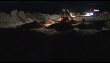 Depremde vefat eden 8 kişinin mezarı kazıldı
