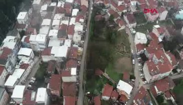 Bursa'da tarihi surların üzerine ev yapmışlar