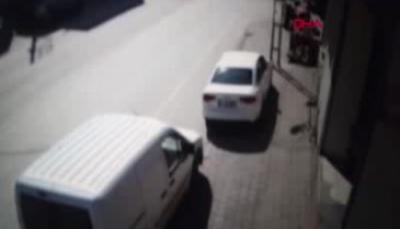 Motosiklet sürücüsünün öldüğü kaza kamerada