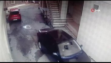 Bursa'da camiye dadanan hırsızlar kameralara yakalandı