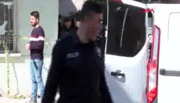 Sırtını yasladığı duvarın çökmesiyle terastan düşerek öldü