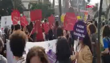 Kocaeli'de yüzlerce kadın sloganlar atarak yürüdü