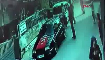 Kavga etmek için balkondan atladı