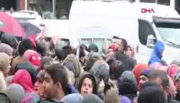 Uyarılara rağmen mağaza açılışında izdiham dikkat çekti