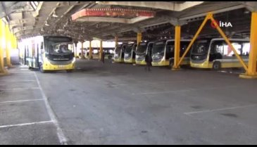Bursa İnegöl'de halk otobüslerine el dezenfektanları yerleştirildi