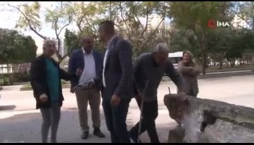 78 yaşındaki adam bastonuyla direndi: 'Koronavirüsü duymadım, hiç gözükmüyor ki'