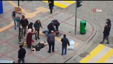 Eski eşini sokak ortasında silahla vuruldu