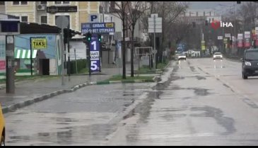 Bursalılar çağrıya uydu, meydanlar güvercinlere kaldı