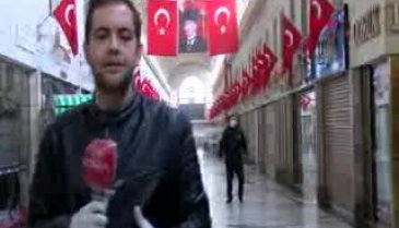 Bursa'da, koronavirüs nedeniyle kapalı olan tarihi çarşıda güvenlik önlemleri artırıldı