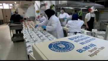Bursa'da her gün 2 öğün sıcak yemek