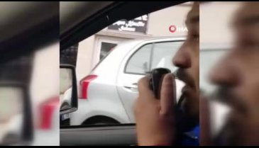 Bursalı muhtar evlere emekli maaşı ve ikramiye servisi yapıyor