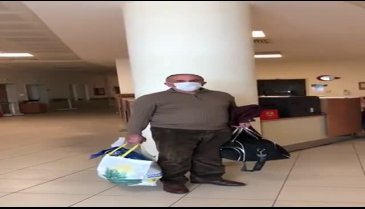 Bursa'da koronavirüs tedavisi bitti, alkışlarla uğurlandı