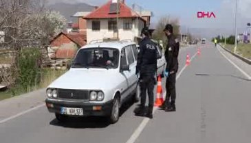 Dışarı çıkıp otostop çektiler! "Ceza yazın, dedem sağlam"
