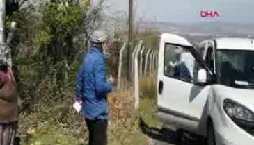 Bursa'da yaşlı adam ilaçlarını getiren sağlık ekiplerini görünce duygulandı