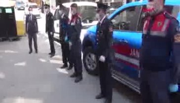Bursa'da askerden polise alkışlı kutlama