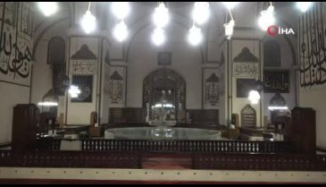 621 yıllık Bursa Ulu Cami'deki sessizlik böyle görüntülendi