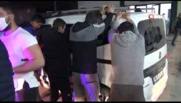 Bursa'da hırsızlar çaldıkları arabayla gezerken yakalandılar