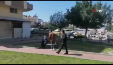 Sigara tiryakisi dedeye bir dal sigara pahalıya mal oldu