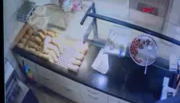Bursa'da iş yerinden hırsızlık kamerada