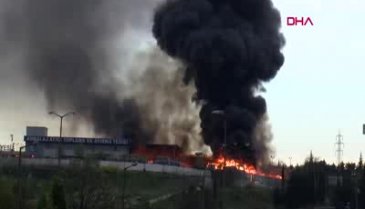 İstanbul'da korkutan yangın! Her yeri sardı