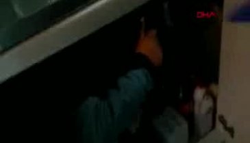 Bursa'da koronadan korkmadılar, polisten korkup banyoya saklandılar