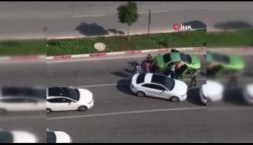 Trafikte tartıştığı kadınlara sopayla saldırdı