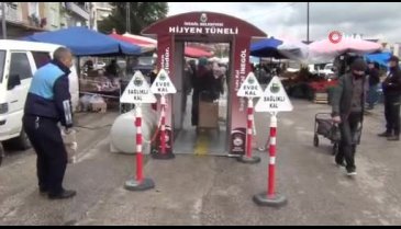 Bursalılar pazarlara akın etti