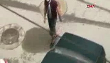Bursa'da yasağa aldırmadan sokağa maskeyle çıkıp gezdi