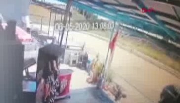 Otomobil markete daldı!