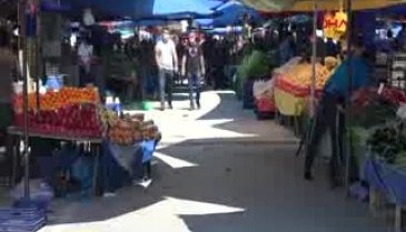 Bursa'da yasak öncesi pazar ve kasaplarda yoğunluk