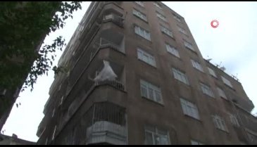 Kaynana gelinini defalarca bıçakladı