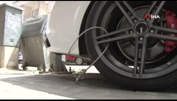 Bursa'da 400 bin liralık spor otomobilini direğe bağladı