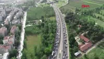 Bursa'da kısıtlamaya saatler kala trafik yoğunluğu oluştu
