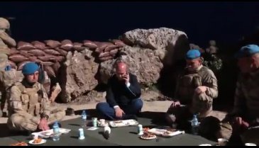 Cumhurbaşkanı Erdoğan askerler ve ailelerinin bayramını kutladı