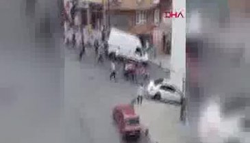 İki grup arasındaki meydan kavgası kamerada