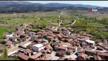 Bursa'da sırlarla dolu köy evindeki şekillerin gizemi çözülemiyor