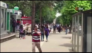 Bursa'da bayram öncesi banka önünde kuyruklar oluştu