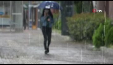 Bursalılar güne yağmurla uyandı