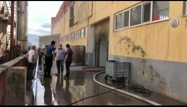 Bursa'da unlu mamulleri fabrikasında yangın çıktı!