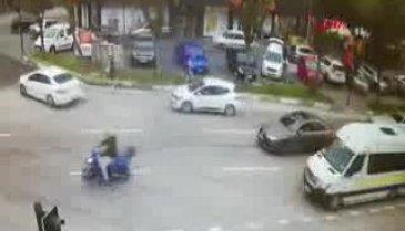Bursa'da 2 kişinin yaralandığı silahlı çatışma kameralara yansıdı