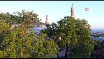 Bursa'daki boş camilerde bayram namazı vaktinde tekbir sesleri yükseldi