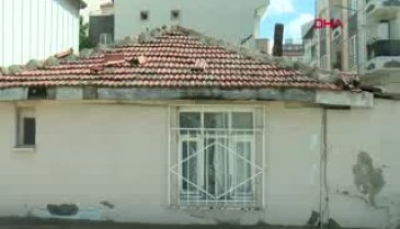 Bursa'da ailesi tarafından terk edilen engelli genç, bayramı buruk geçiriyor