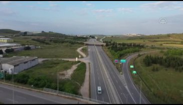 Bursa'da uzun araç kuyruklarının oluştuğu yollar bu bayram boş kaldı