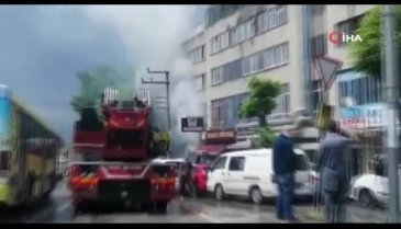 Bursa'da depoda bırakılan eşyalar çarşıyı yakıyordu