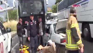 Bursa'da feci kaza! Otobüsle kafa kafaya çarpıştılar
