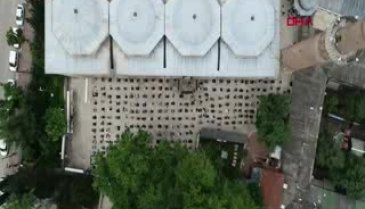 Bursa Ulu Cami'de 74 gün sonra cuma namazı kılındı