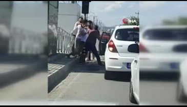 Antalya'da trafikte tekme tokatlı kavga