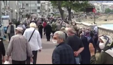 Bursa'da sahiller doldu taştı