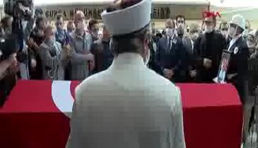 Bursa'da kavgayı ayırırken şehit olan polis memuru son yolculuğuna uğurlandı - 2