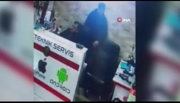 Manisa'da cep telefonunun bataryası bomba gibi patladı
